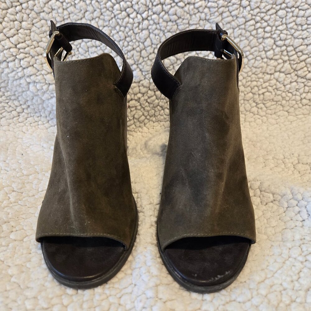 Route 66 Olive Green Peep Toe Heels- 8